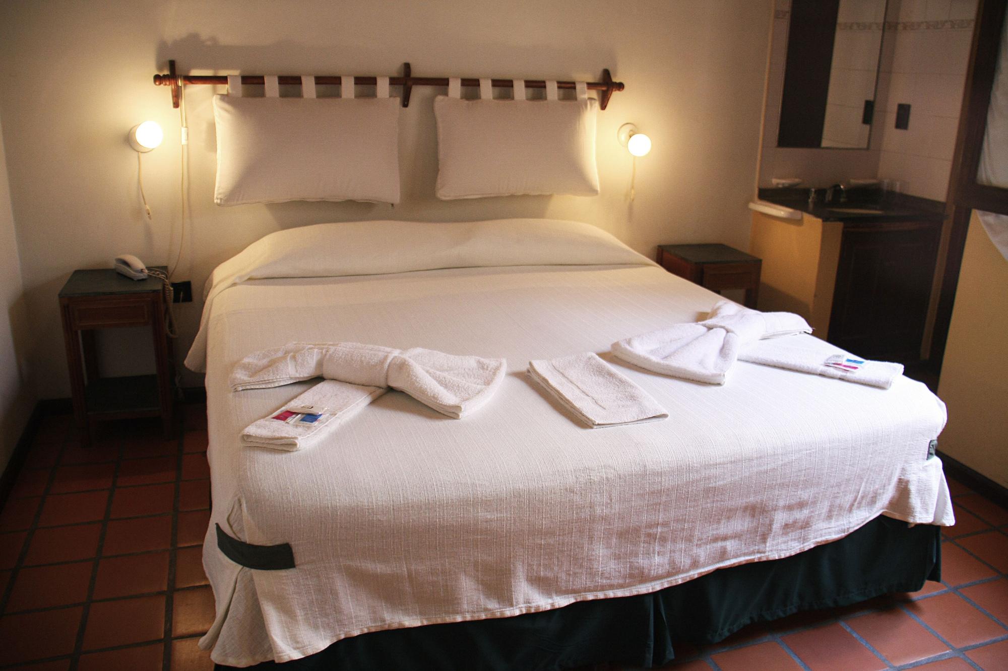 Donna Alda Hotel Сальта Экстерьер фото