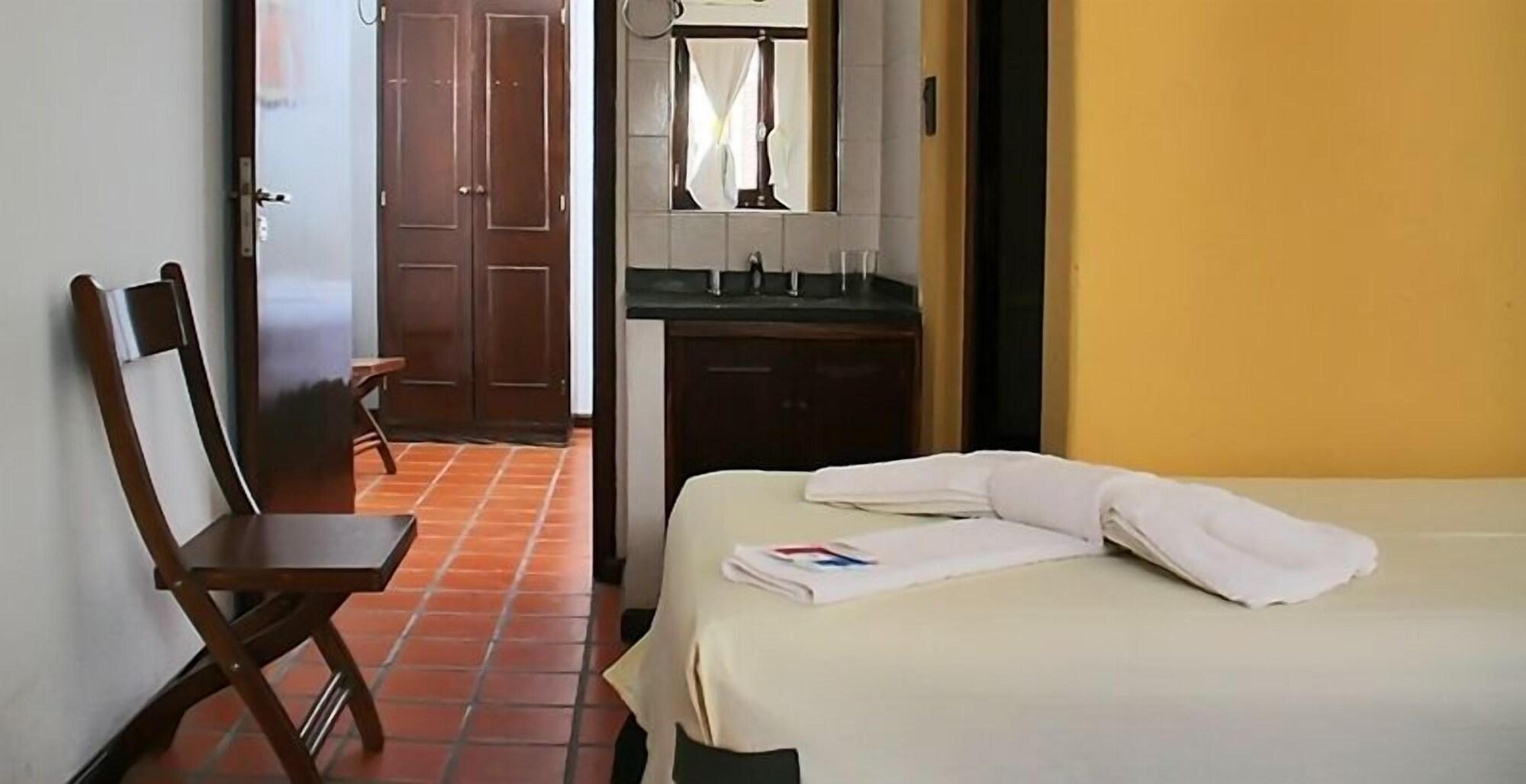 Donna Alda Hotel Сальта Экстерьер фото