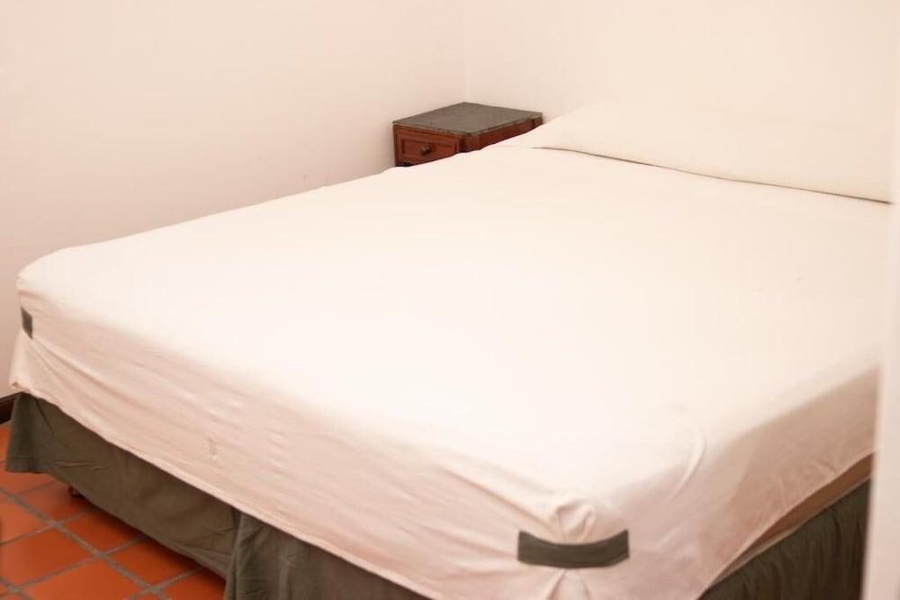 Donna Alda Hotel Сальта Экстерьер фото